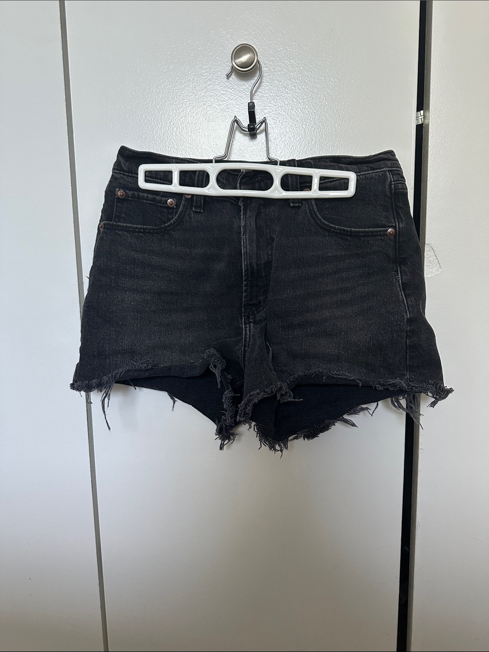 Abercrombie & Fitch - The ‘90s Relaxed Cutoff Short (High Rise)